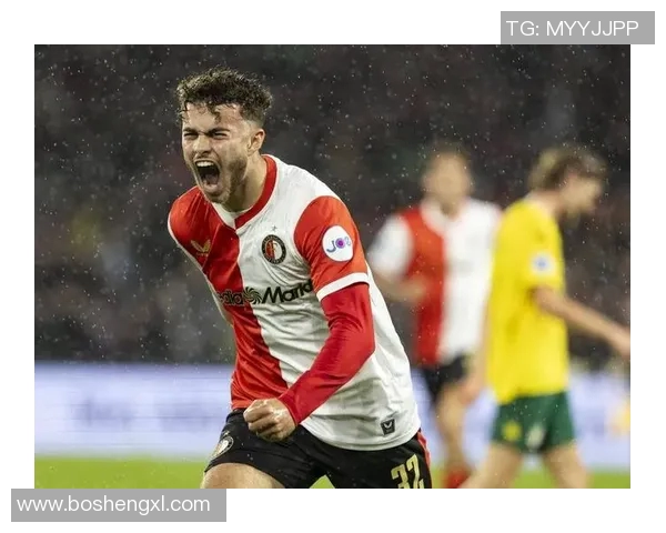 荷兰足球明星范佩西的辉煌职业生涯与对足球的热爱之路 荷兰足球明星范佩西的辉煌职业生涯与对足球的热爱之路